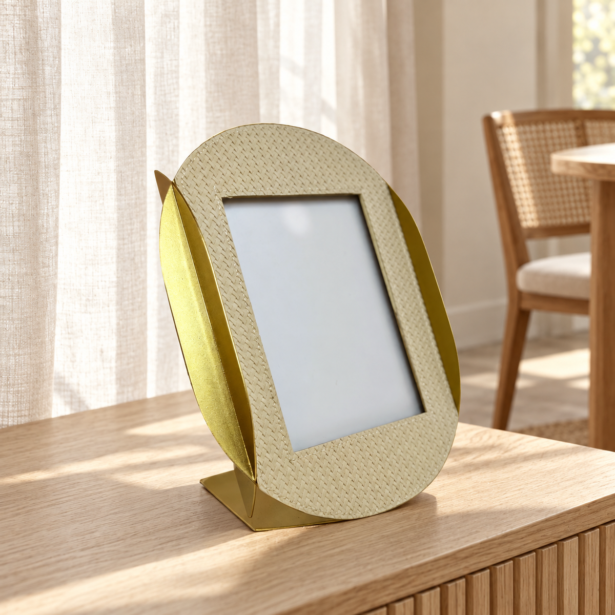 Gold & leather picture frame — lifestyle