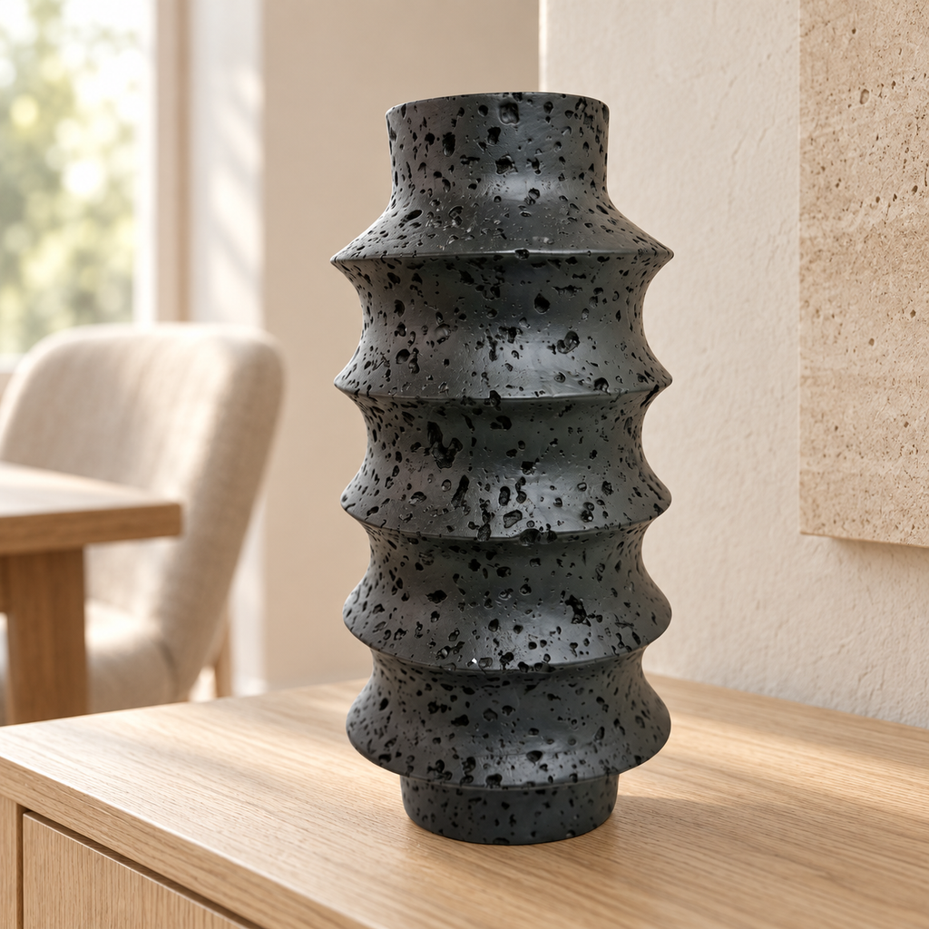 Ribbed vase — lifestyle