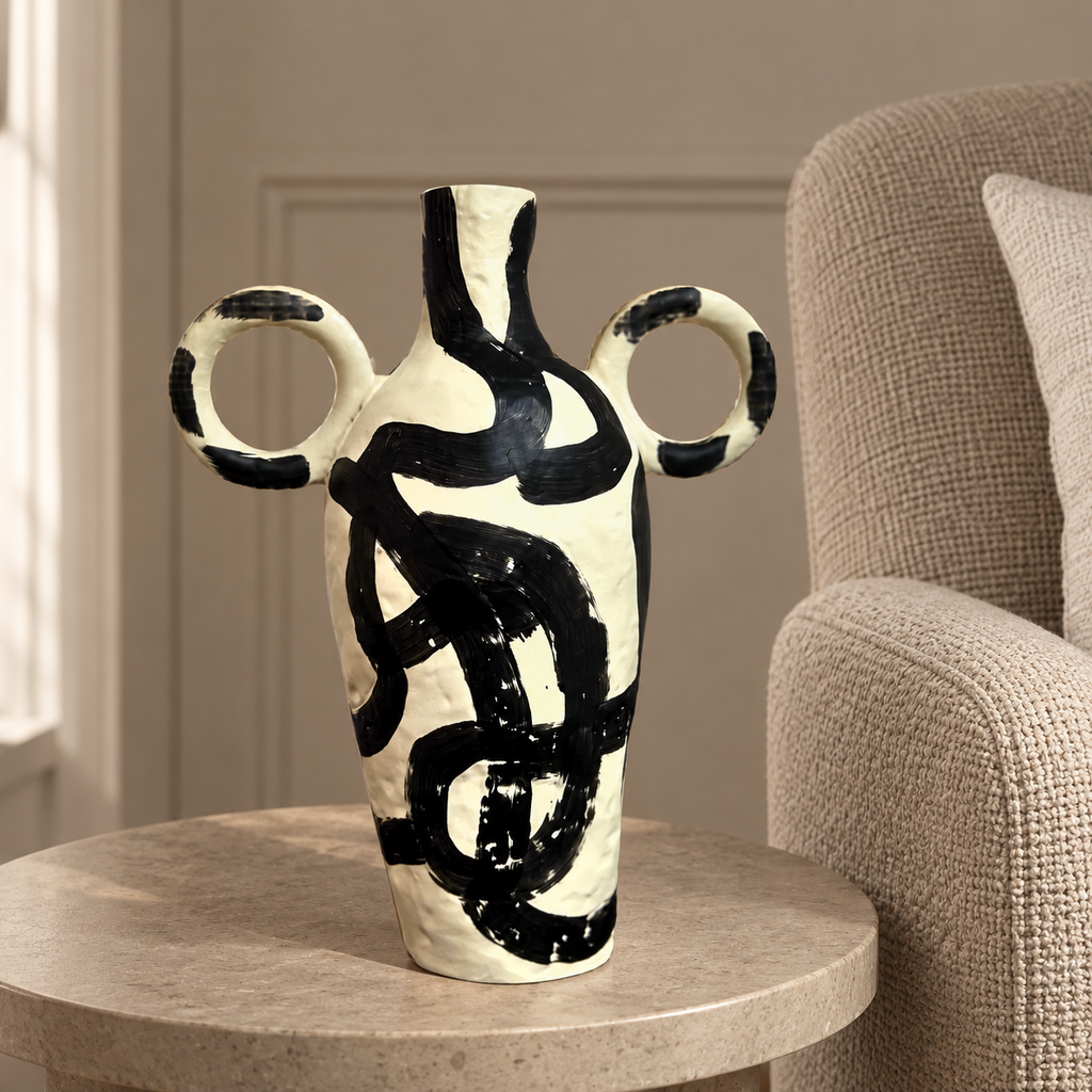 Vase with 2 handles — lifestyle