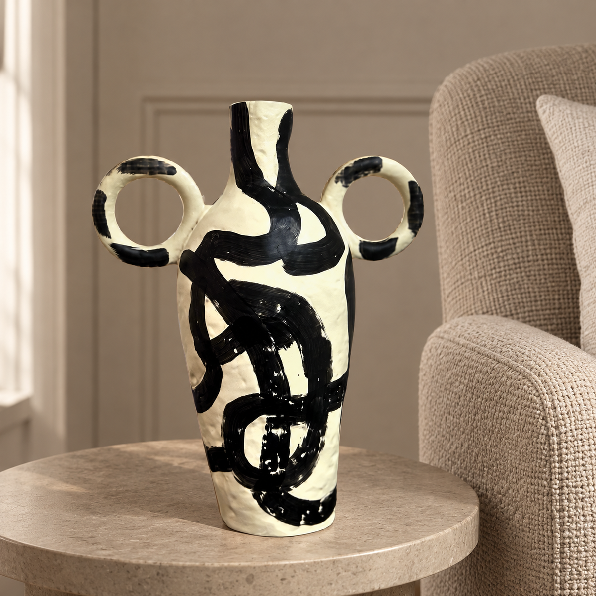Vase with 2 handles — lifestyle
