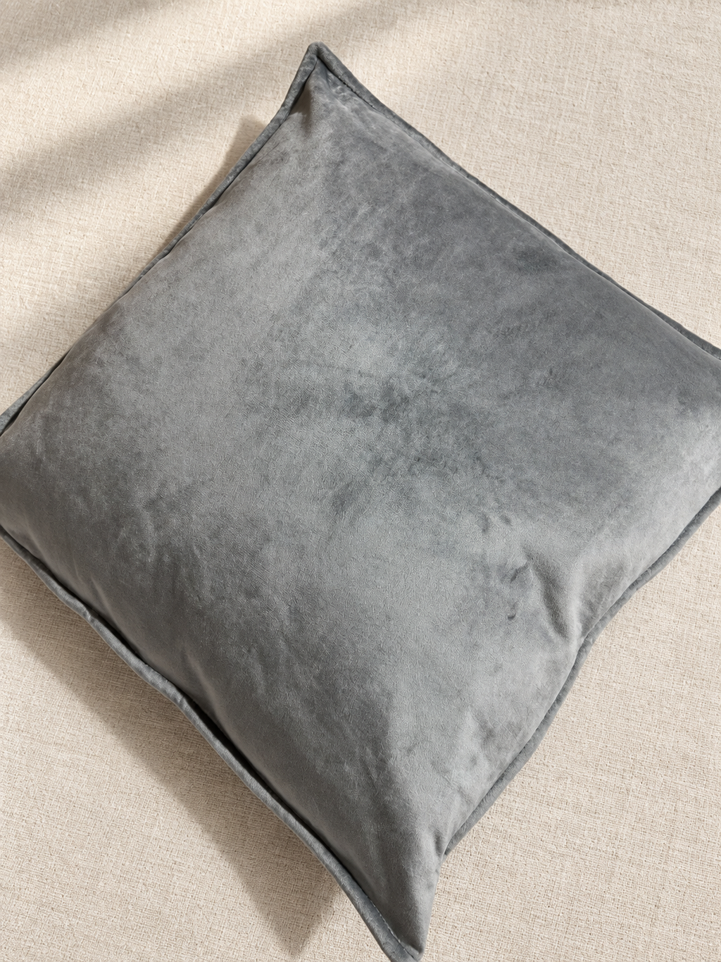 Decorative pillow (grey) — hero