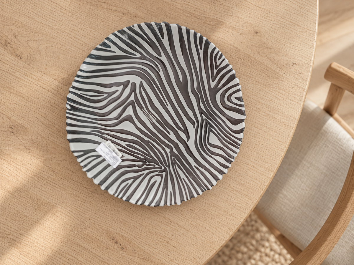 Center plate - zebra — lifestyle