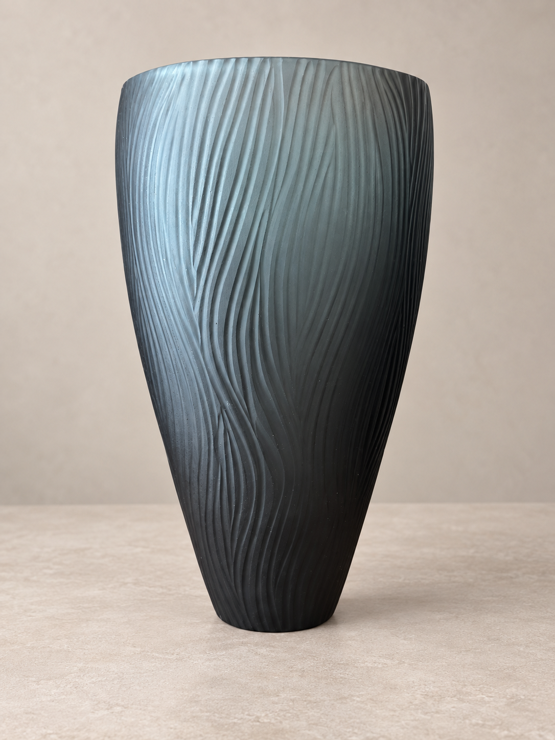 Blue vase with veins — hero