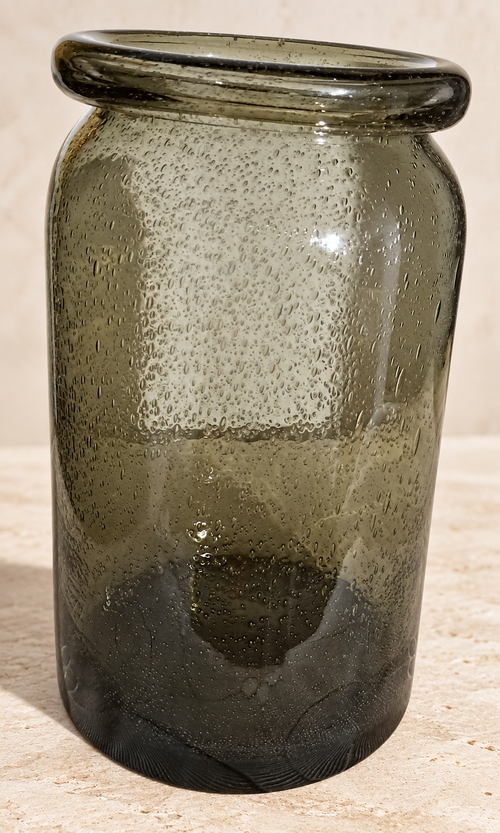 Vase — hero