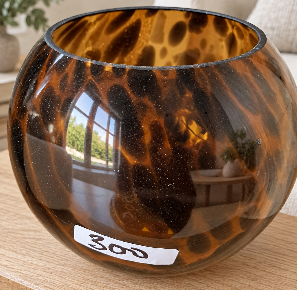 Vase — lifestyle