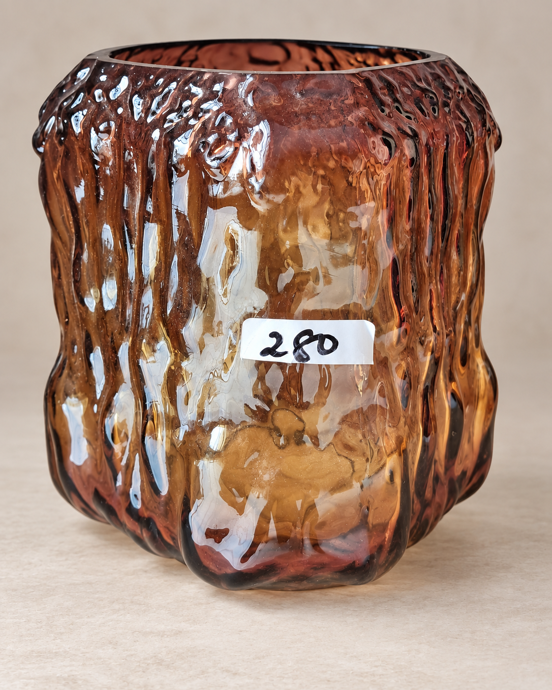 Vase — hero