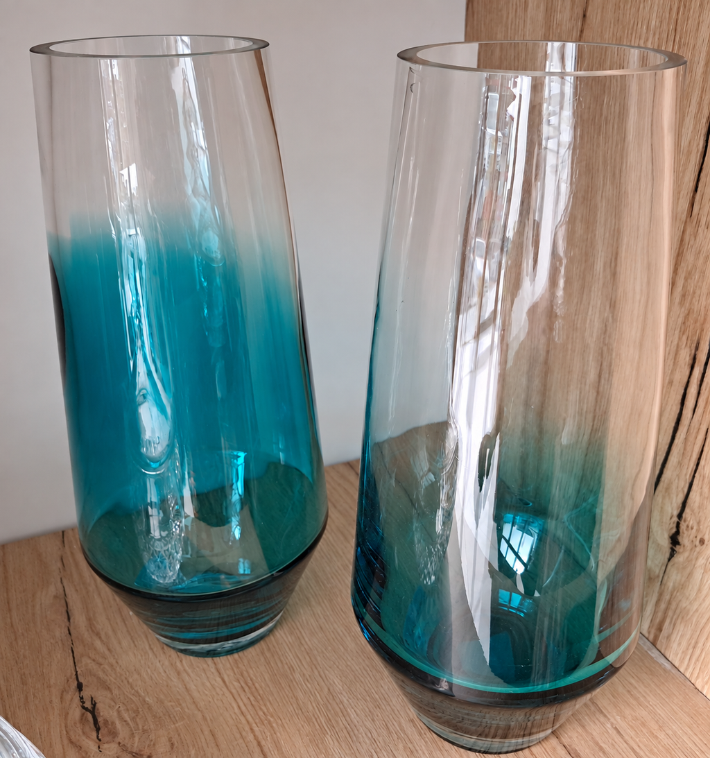 Vase — source enhancement