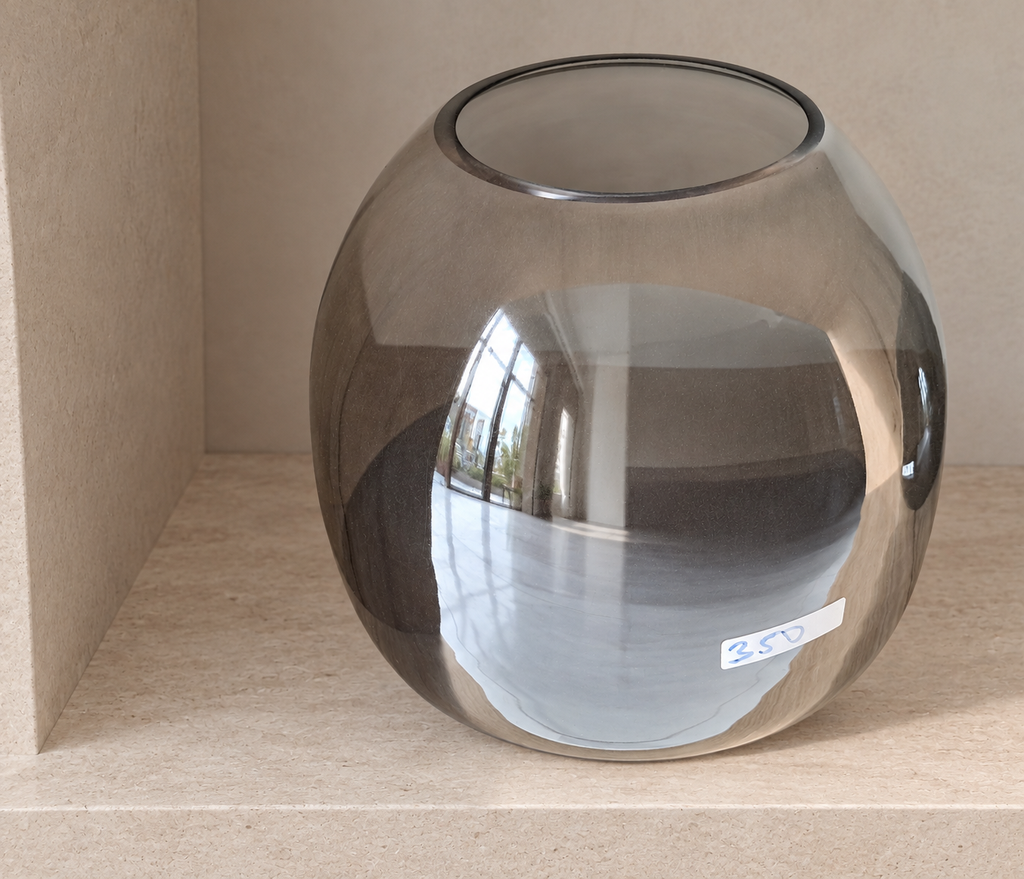 Vase — hero