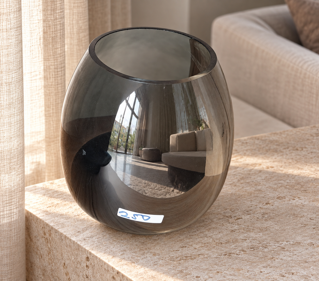 Vase — lifestyle