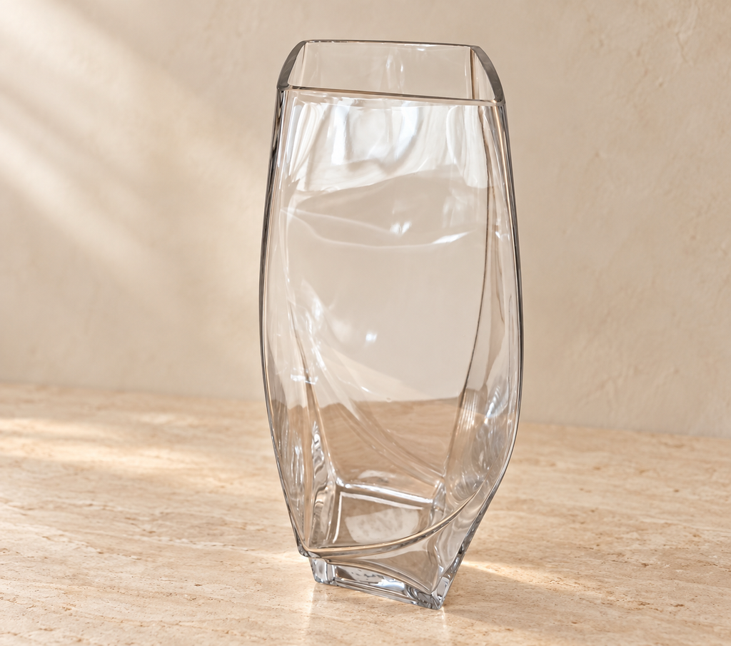Vase — hero