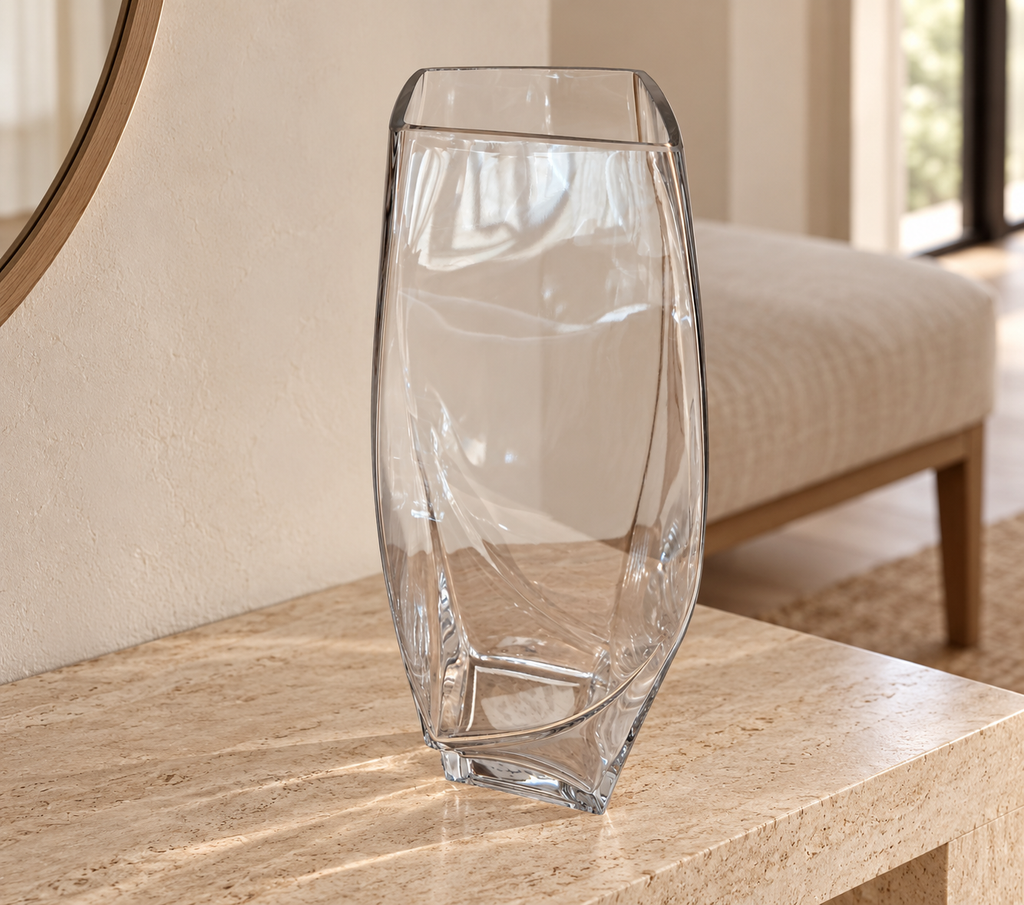 Vase — lifestyle