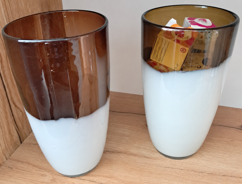 Vase — source enhancement