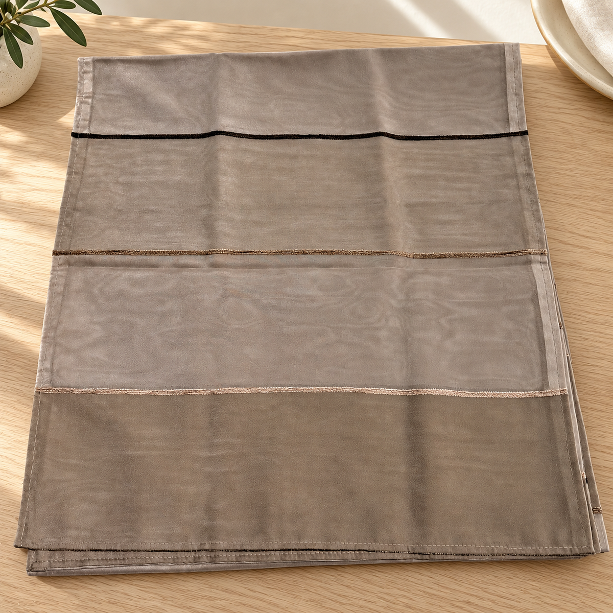 Table Runner — lifestyle